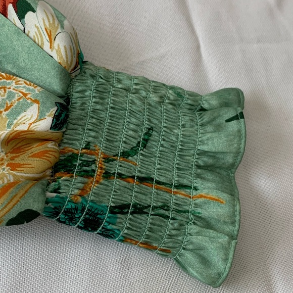 HOST PICK Violet + Claire Floral Blouse - Picture 3 of 4